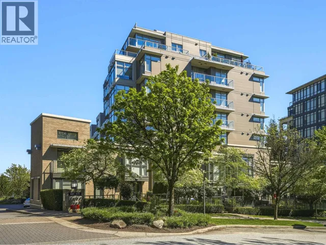 402 9298 UNIVERSITY CRESCENT, Burnaby, British Columbia V5A4X8