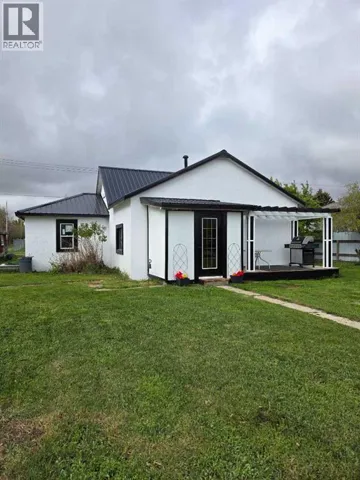 206 1 Avenue E, Foremost, Alberta T0K0X0