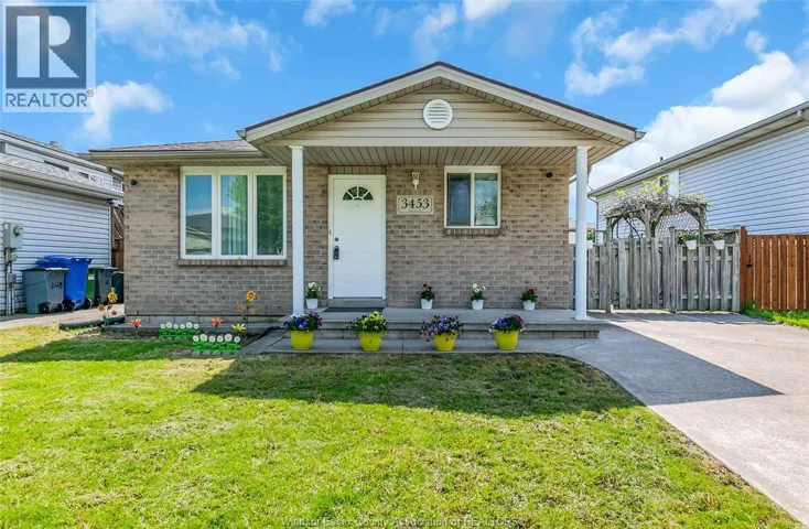 3453 CARIBOU CRESCENT, Windsor, Ontario N8W5V4