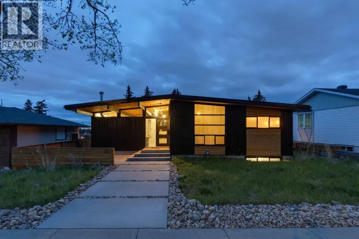 4427 Charleswood Drive NW, Calgary, Alberta T2L2E3