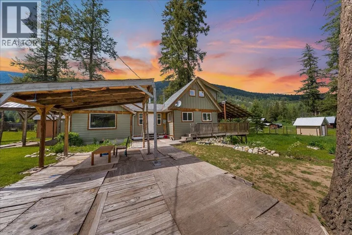 2018 Tarrys Road, Castlegar, British Columbia V1N4N1