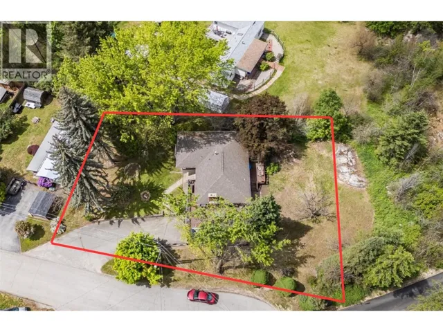 1106 CLARKE Road, Robson, British Columbia V0G1X0