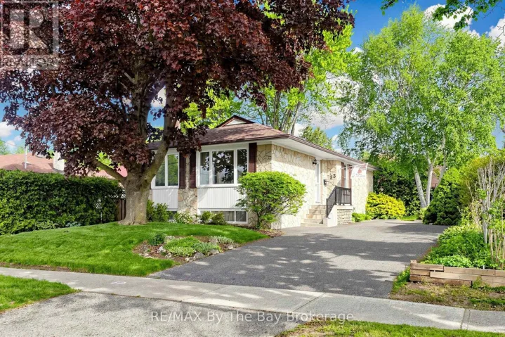 33 ADA CRESCENT, Toronto (Bendale), Ontario M1P4A9