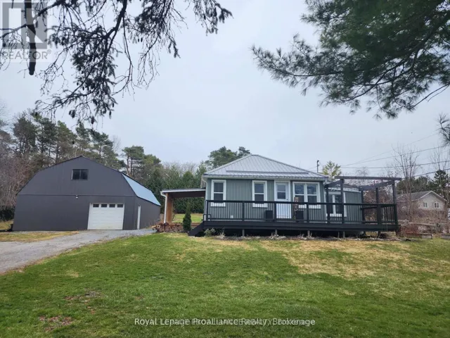 2307 COUNTY RD 3, Prince Edward County (Ameliasburg Ward), Ontario K0K1L0