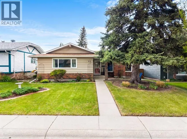 52 Lake Lucerne Close SE, Calgary, Alberta T2J3H8