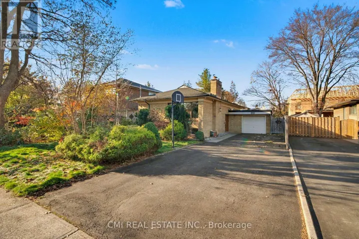 460 MARTIN GROVE ROAD, Toronto (Eringate-Centennial-West Deane), Ontario M9B4M4