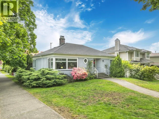2506 W 15TH AVENUE, Vancouver, British Columbia V6K2Z4