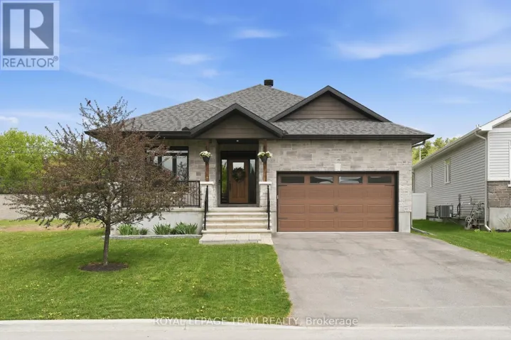 757 MEADOWRIDGE CIRCLE, Ottawa, Ontario K0A1L0