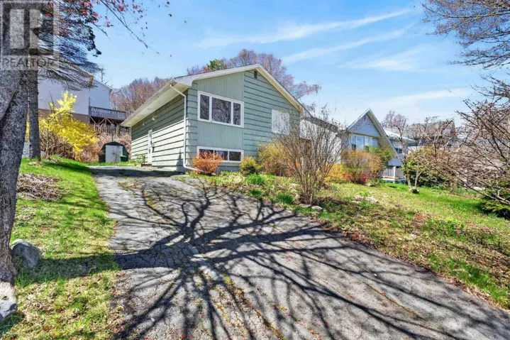 9 Kidston Road, Halifax, Nova Scotia B3R2A5
