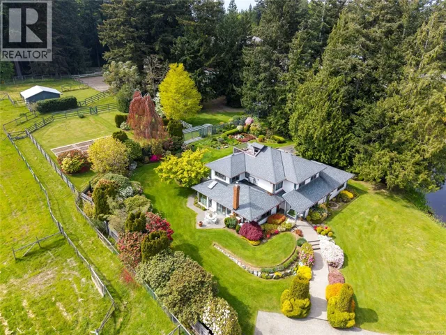 6412 Bryn Rd, Central Saanich, British Columbia V8M1X6