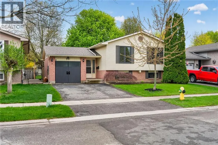 52 LATZER Crescent, Brantford, Ontario N3V1E1