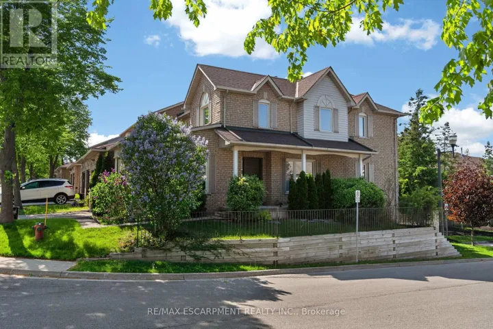 19 - 11 PIRIE DRIVE, Hamilton (Dundas), Ontario L9H6Z6
