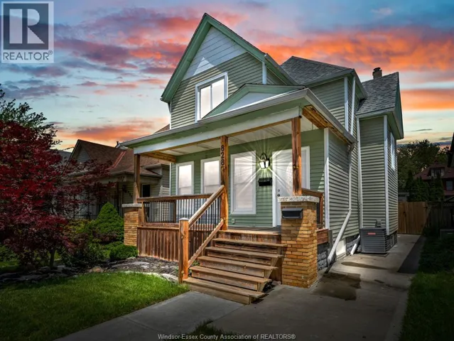 828 Lincoln, Windsor, Ontario N8Y2H1