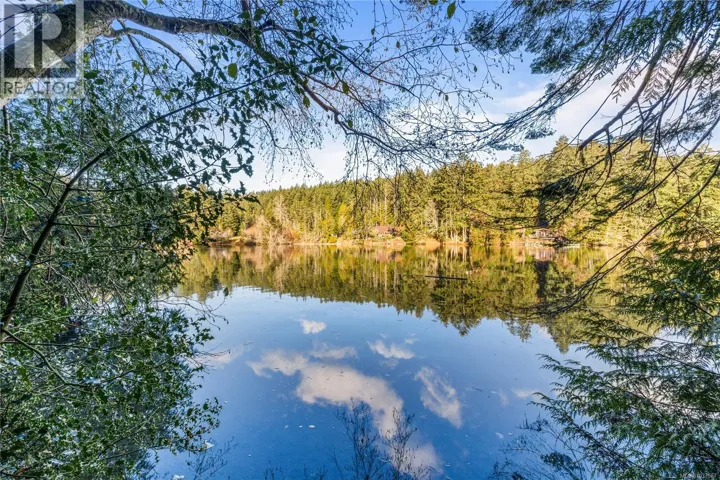 808 Rainbow Rd, Salt Spring, British Columbia V8K2M8