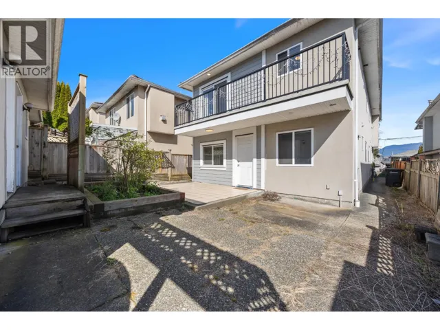 6058 WOODSWORTH STREET, Burnaby, British Columbia V5G1S8