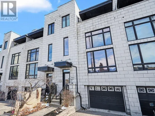 805 KINGSMERE AVENUE, Ottawa, Ontario K2A3J8