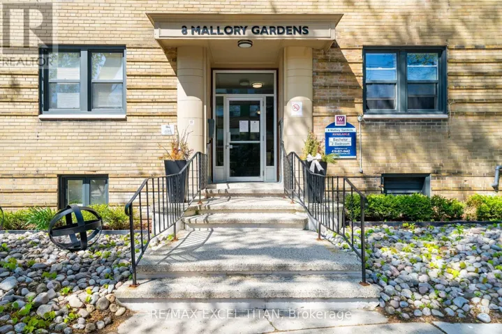 4 - 8 MALLORY GARDENS, Toronto (Yonge-St. Clair), Ontario M4V2A6
