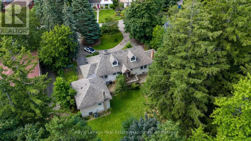 11 BEN MACHREE DRIVE, Mississauga (Port Credit), Ontario L5H2S2