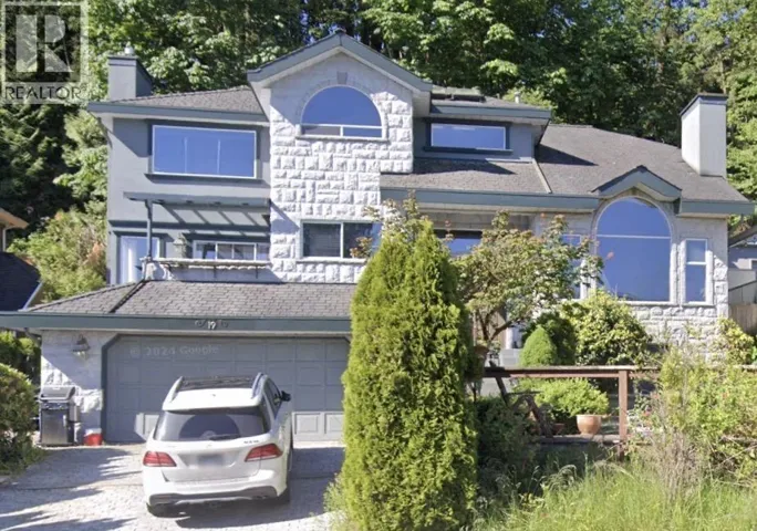 19 BURRARD CRESCENT, Port Moody, British Columbia V3H4V8
