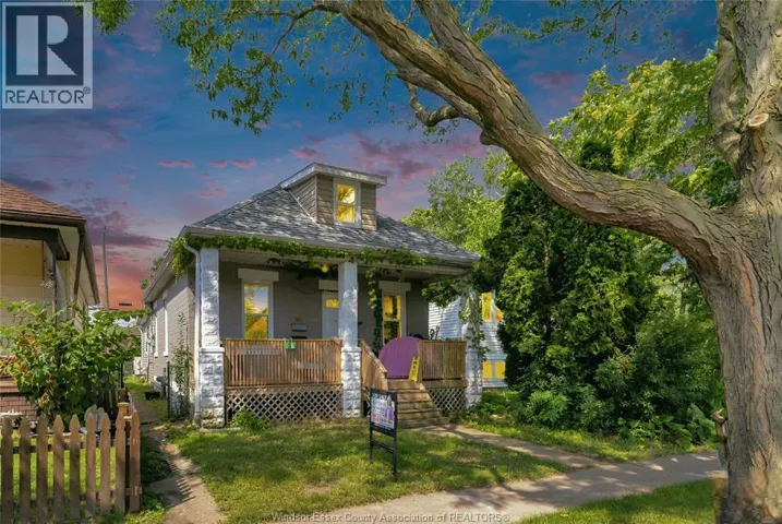 953 HENRY FORD, Windsor, Ontario N8Y2T3
