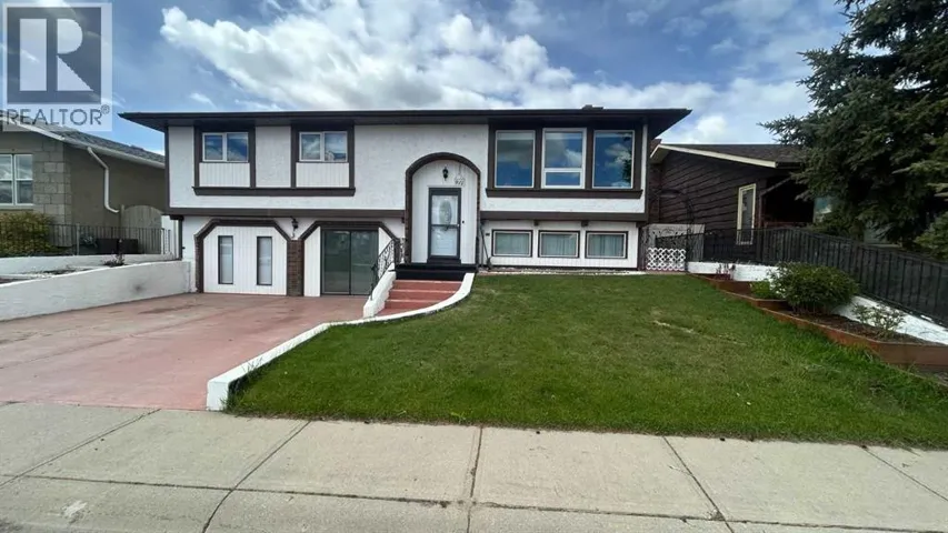 911 12 Street SE, High River, Alberta T1V1L2