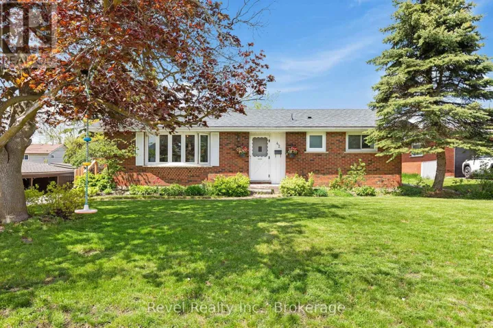 42 KAWARTHA DRIVE, Kawartha Lakes (Lindsay), Ontario K9V1A5