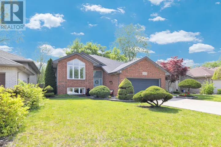 2227 ST CLAIR AVENUE, Windsor, Ontario N9B3W4