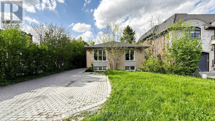 254 PATRICIA AVENUE, Toronto (Newtonbrook West), Ontario M2M1J8
