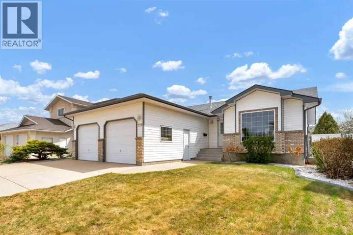 208 Perry Crescent NE, Medicine Hat, Alberta T1C1X3