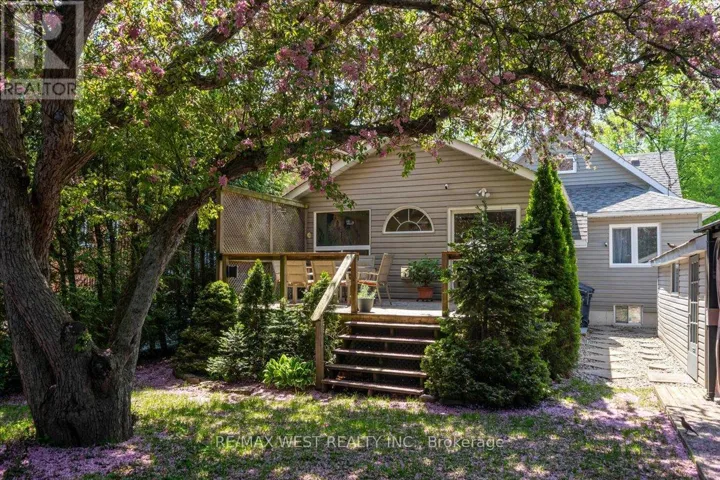 35 GORT AVENUE, Toronto (Alderwood), Ontario M8W3Y7