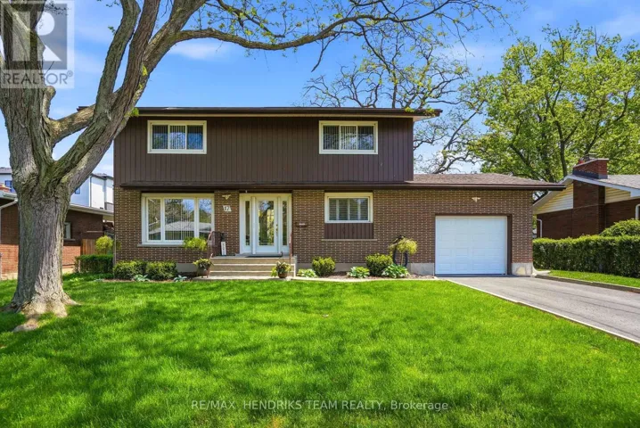 17 JASMIN CRESCENT, St. Catharines (Glendale/Glenridge), Ontario L2T2B9