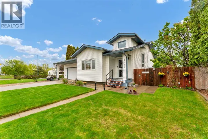 2121 Hull Way NE, Medicine Hat, Alberta T1C1R9