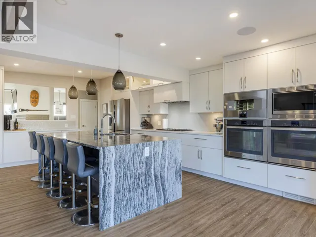 815 MASSEY STREET, New Westminster, British Columbia V3L4S8