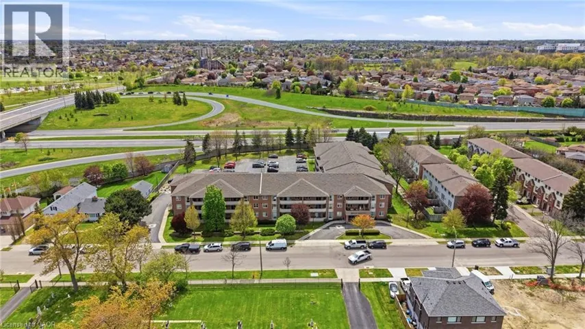416 LIMERIDGE Road E Unit# 303, Hamilton, Ontario L9A2S7