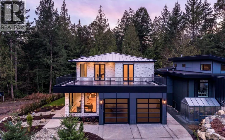609 Medalist Ave, Colwood, British Columbia V9C0R7