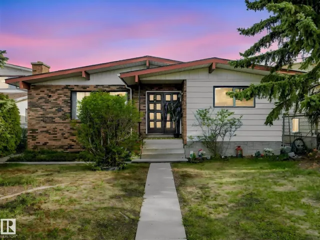 8715 41 AV NW, Edmonton, Alberta T6K1G8