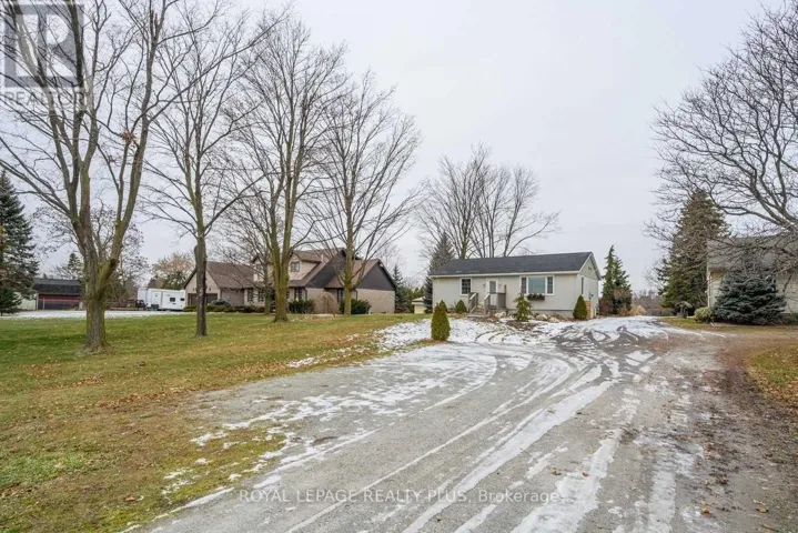 577 DUNDAS STREET E, Hamilton (Waterdown), Ontario L7A0K8