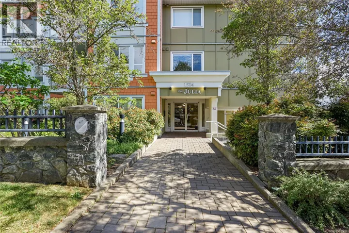 204 1514 Church Ave, Saanich, British Columbia V8P0A3