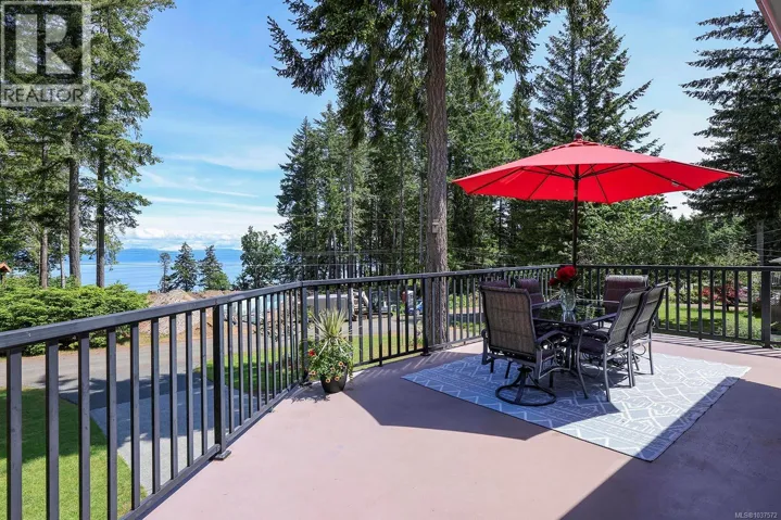 8045 Harmony Cres, Merville, British Columbia V0R2M0