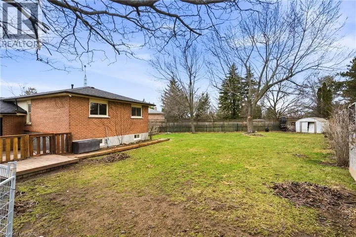 21 MILVERTON Close, Waterdown, Ontario L8B0B1