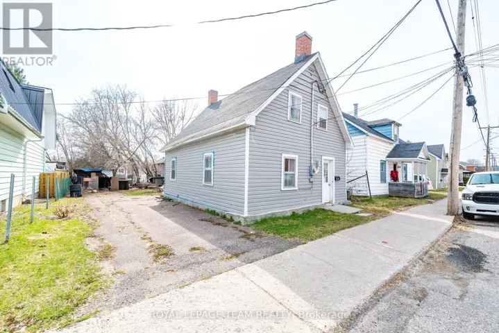 42 BONNECHERE STREET S, Renfrew, Ontario K7V1Z1