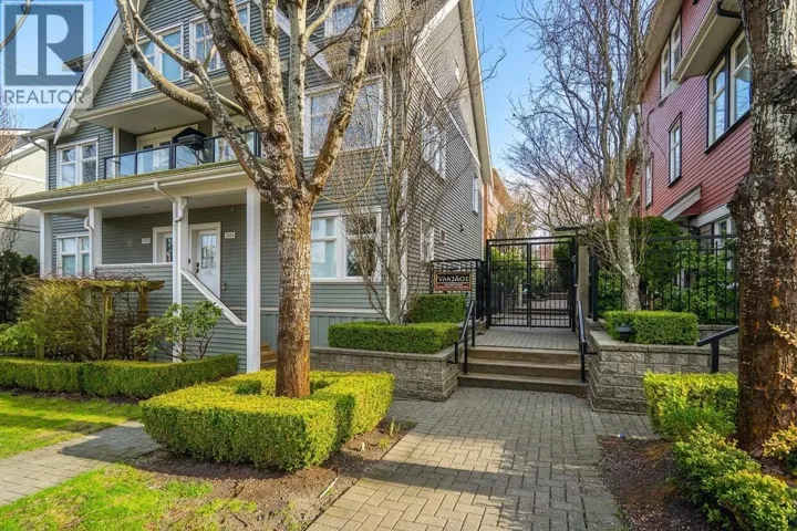 2268 ST. GEORGE STREET, Vancouver, British Columbia V5T3R2