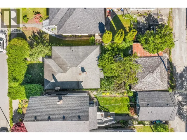 880 E 33RD AVENUE, Vancouver, British Columbia V5V3A5