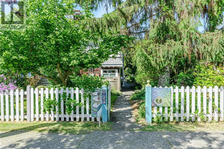 842 Princess Ave, Victoria, British Columbia V8T1K7