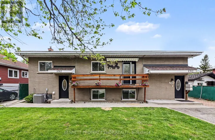 1312 AVENUE R AVENUE, Ottawa, Ontario K1G0B9