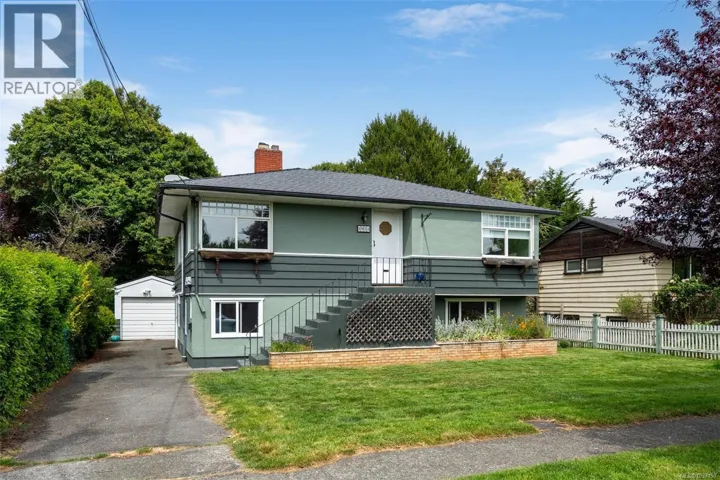 1914 Leighton Rd, Victoria, British Columbia V8R1N4