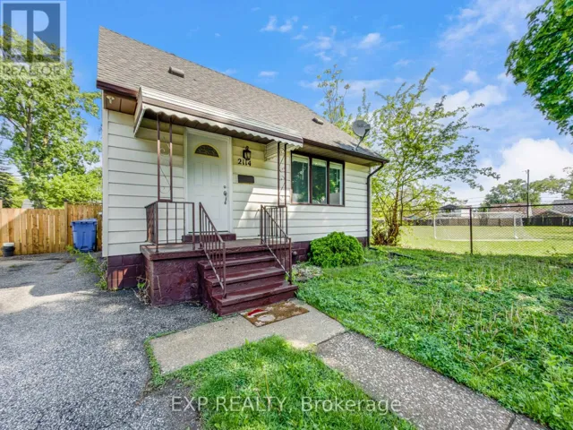 2114 GIRARDOT STREET, Windsor, Ontario N9B1R2