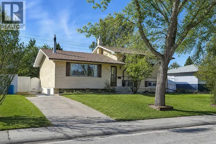 68 West Glen Crescent SW, Calgary, Alberta T3C2X4