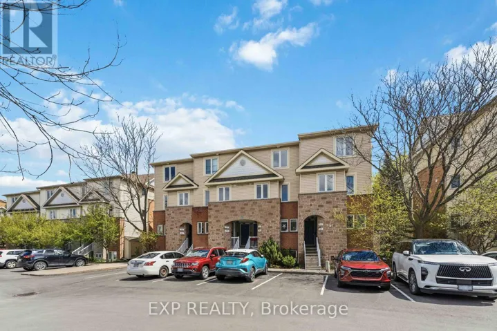 81 STRATHAVEN PRIVATE, Ottawa, Ontario K1J1K7
