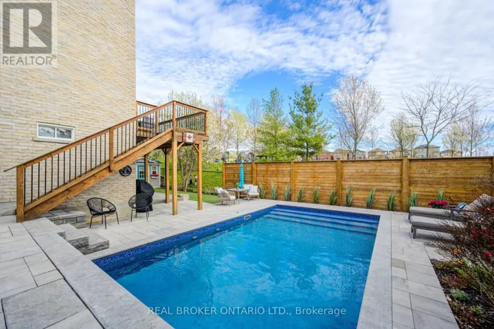 21 MYNDEN WAY, Newmarket (Woodland Hill), Ontario L3X3A7